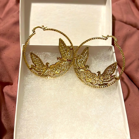 Gold Earrings - Picture 2 of 3